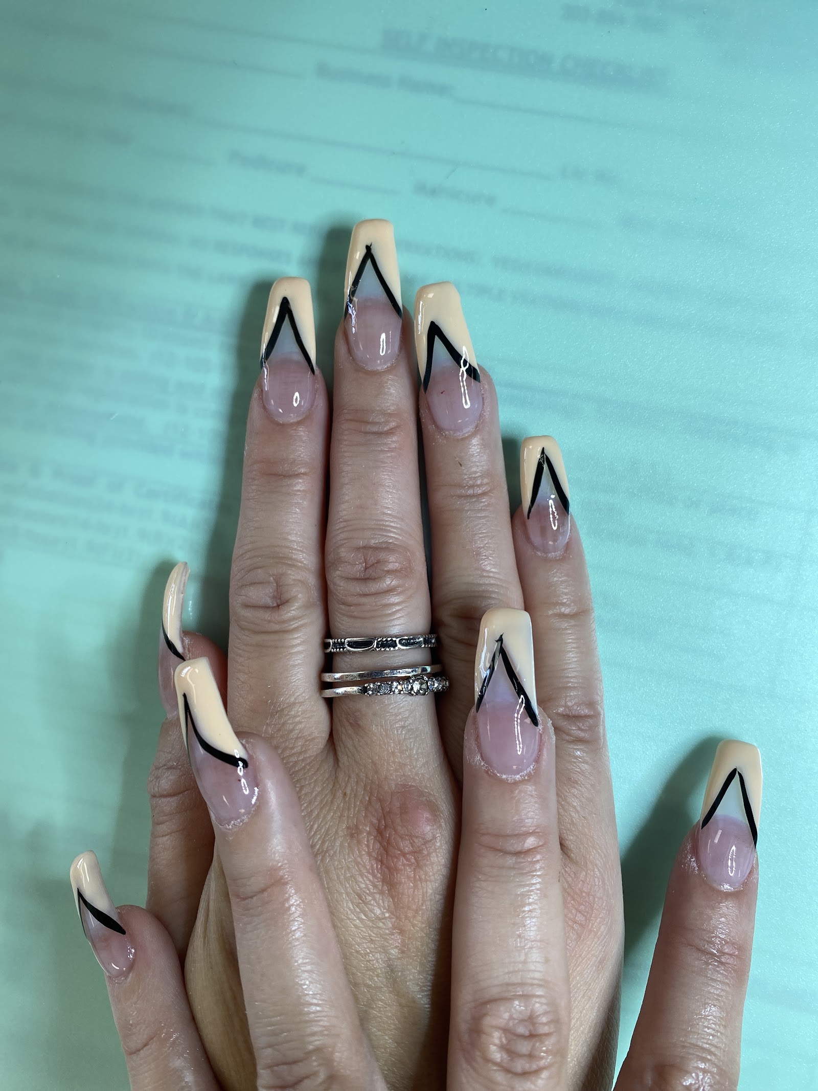 Top Nail logo